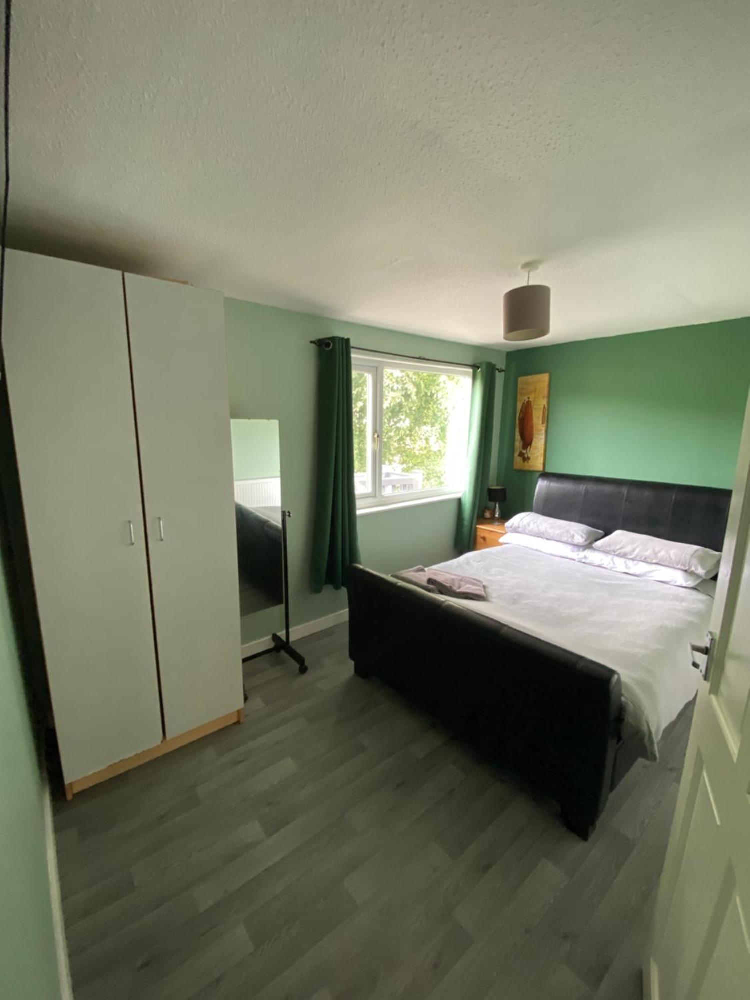Stunning 3 Bed Riverside Cabin In Snowdonia Caeathro Kültér fotó
